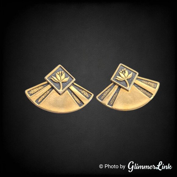 Vintage Laurel Burch Water Lily Lotus Fan Post Earrings Black Enamel Gold Tone - Picture 2 of 8